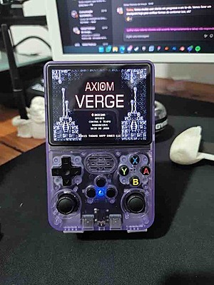 R36s Retro Handheld Game Console with 64G 3.5 Inch IPS Screen Built-in 20000+ Classic Games